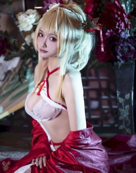 嫩模私拍乳神张雪馨私拍_高清在线观看视频